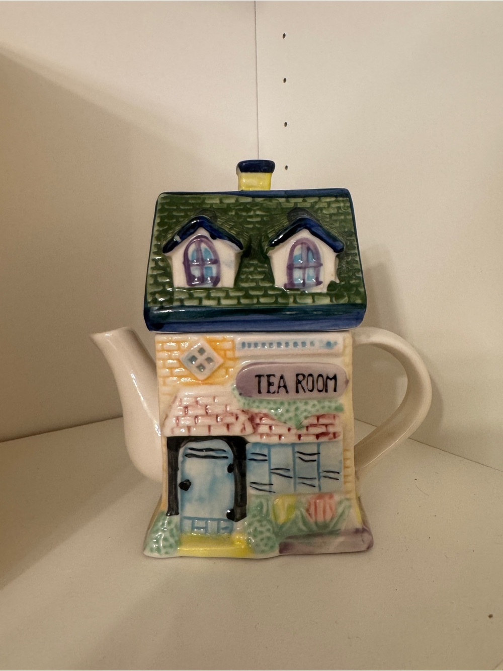 Vintage 2000 Collectors series teapots houses hand painted village coffee shop - Picture 5 of 15